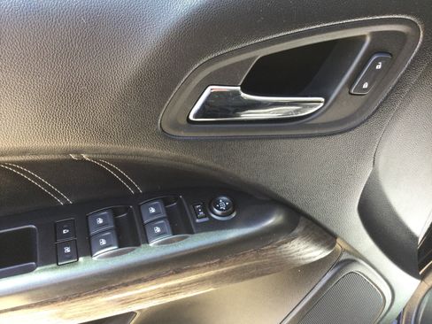 Used 2022 GMC Canyon Denali image 9