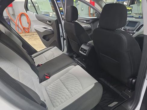 Used 2018 Chevrolet Equinox LS image 12
