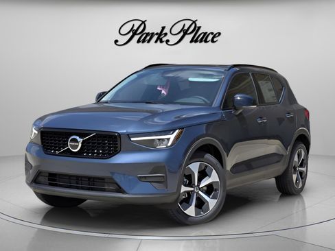 Used 2026 Volvo XC40 B5 Core w/ Protection Package Premier AWD/4WD image 1