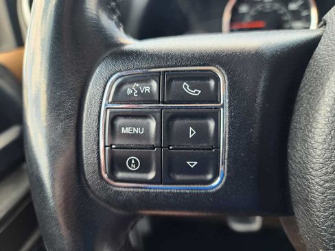 Used 2016 Jeep Wrangler Unlimited Rubicon w/ Connectivity Group AWD/4WD image 18