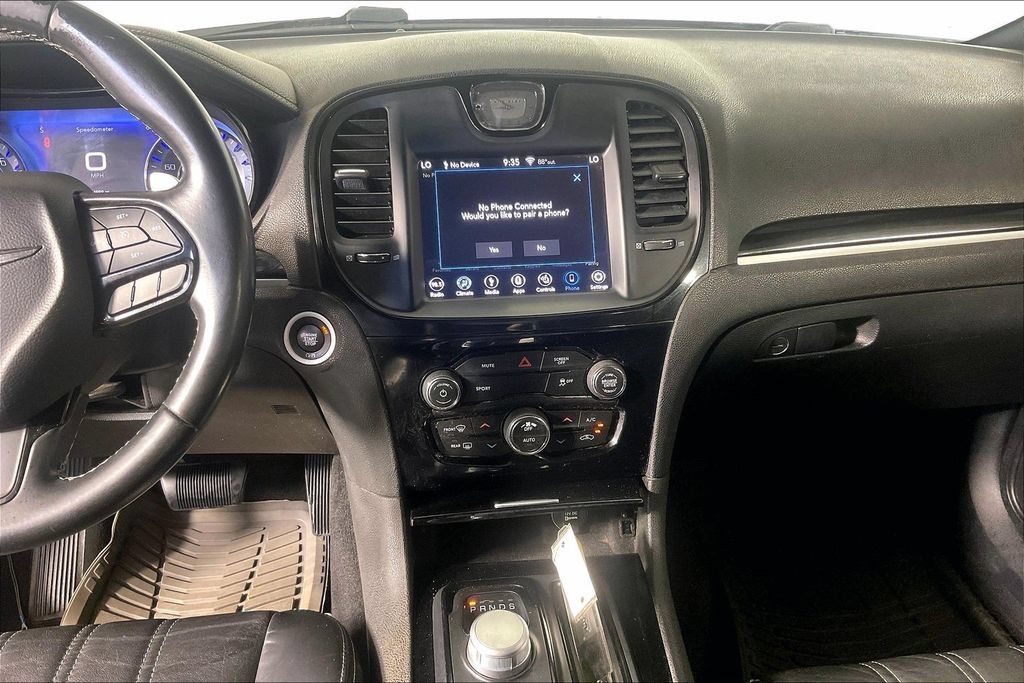 Used 2019 Chrysler 300 S AWD/4WD image 8
