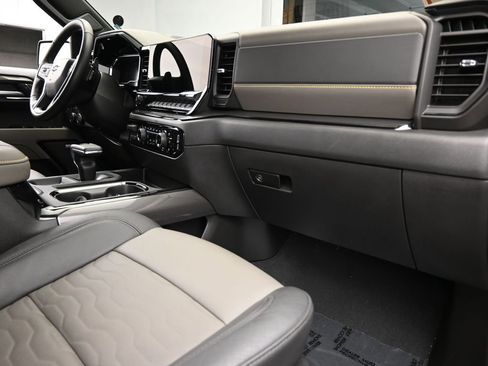 Used 2025 Chevrolet Silverado 1500 ZR2 w/ Technology Package image 66