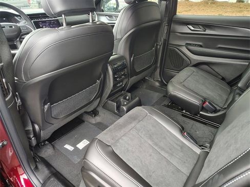 New 2025 Jeep Grand Cherokee L Altitude image 29