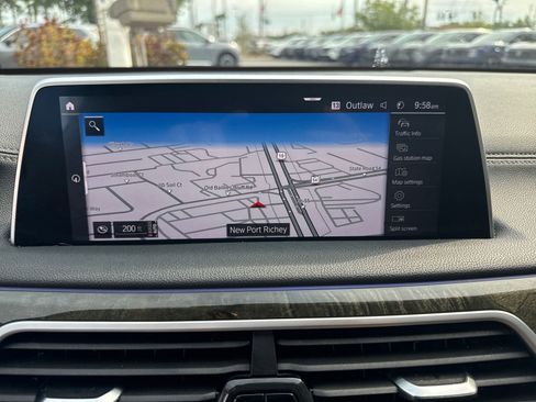 Used 2022 BMW 740i RWD image 21