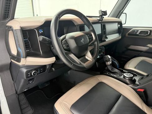 Used 2023 Ford Bronco Wildtrak AWD/4WD image 9