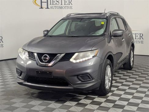 Used 2016 Nissan Rogue SV w/ SV Premium Package image 4