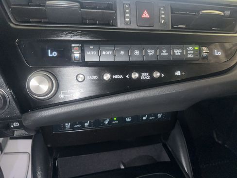 Used 2024 Lexus ES 350 w/ Accessory Package (Z2) FWD image 28