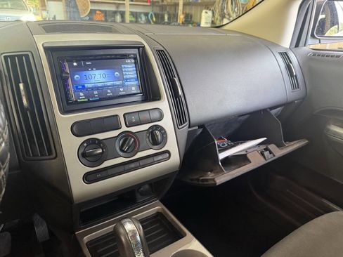 Used 2010 Ford Edge SE image 10