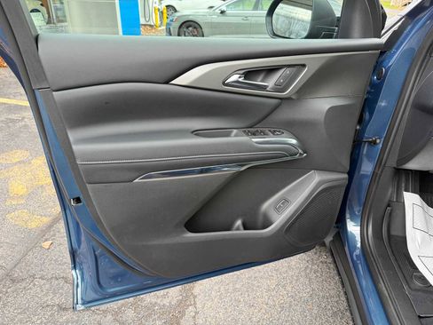 New 2026 Chevrolet Traverse LT image 13