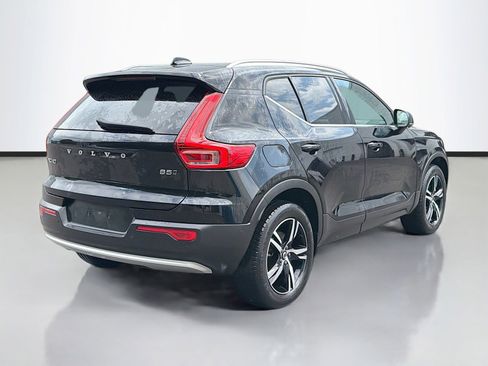 Used 2023 Volvo XC40 B5 Plus AWD/4WD image 5