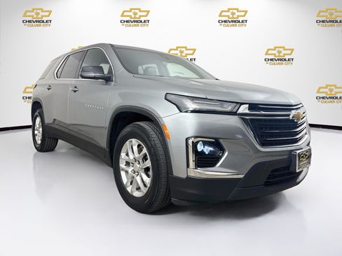 Used 2023 Chevrolet Traverse LS FWD image 1