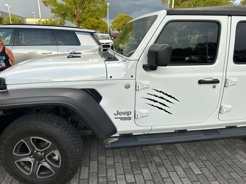 Used 2020 Jeep Wrangler Unlimited Sport S AWD/4WD image 4