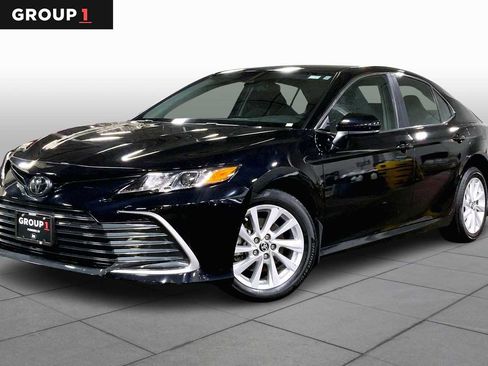 Certified 2023 Toyota Camry LE image 1