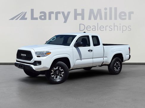 Used 2018 Toyota Tacoma SR RWD image 1