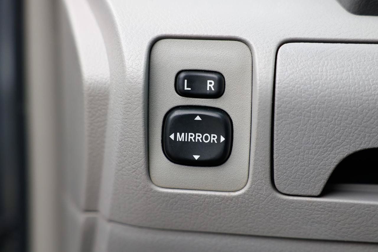 Used 2011 Toyota Camry LE FWD image 38