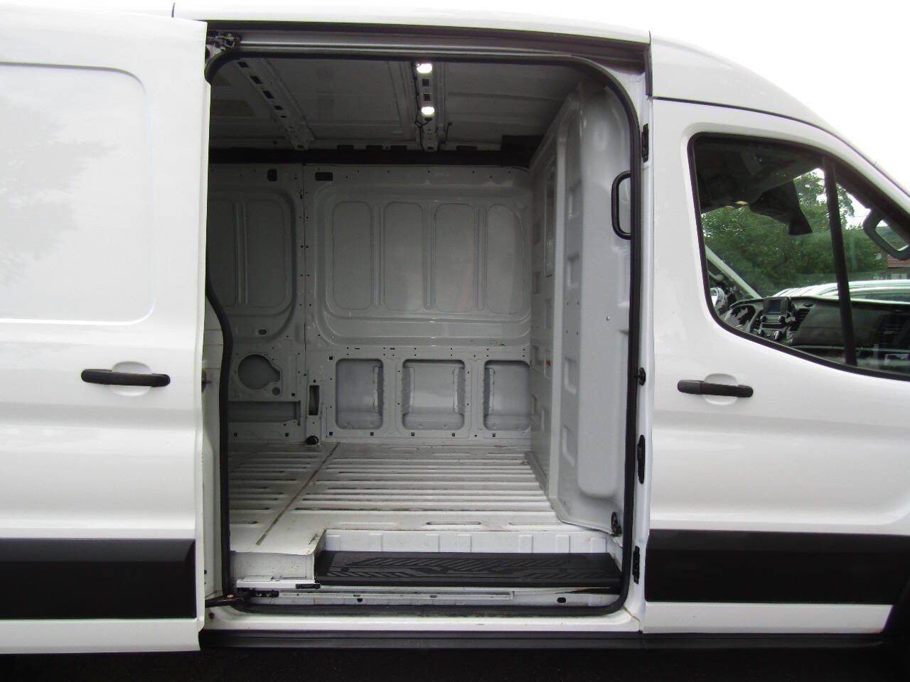 Used 2024 Ford Transit 250 148 Medium Roof Extended AWD image 21