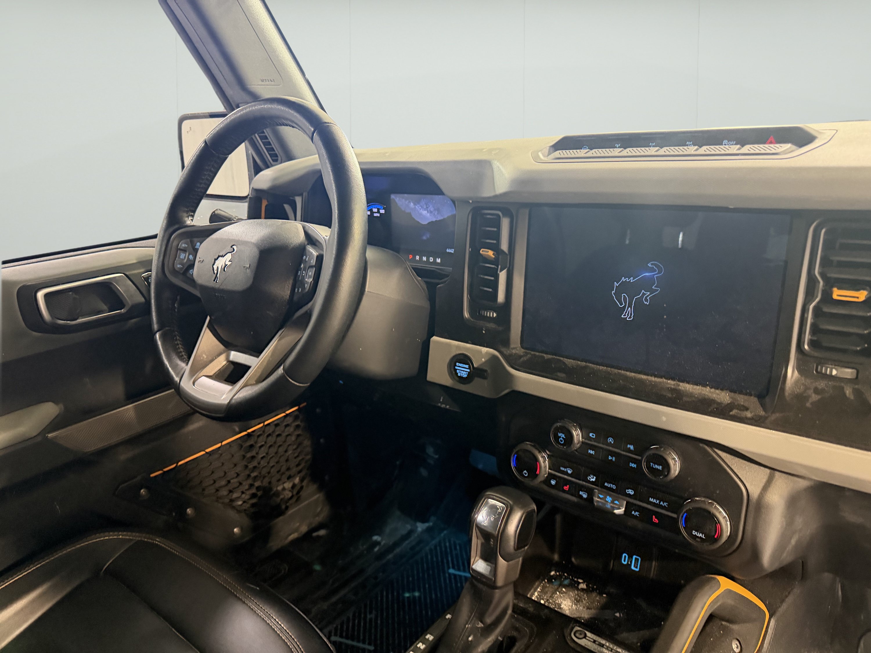 Used 2023 Ford Bronco Badlands AWD/4WD image 14