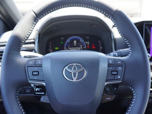 New 2026 Toyota Camry SE FWD image 22