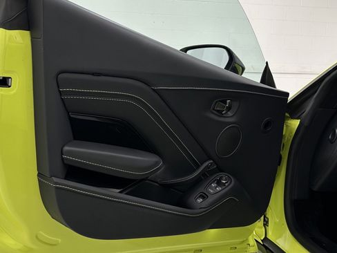 Used 2022 Aston Martin V8 Vantage image 63