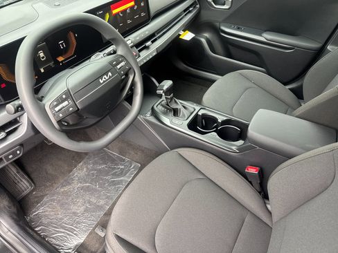 New 2026 Kia K4 LX FWD image 10