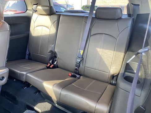 Used 2013 GMC Acadia SLT image 16