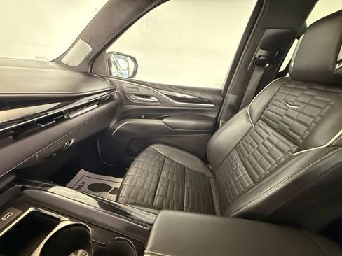 Used 2023 Cadillac Escalade V AWD/4WD image 28