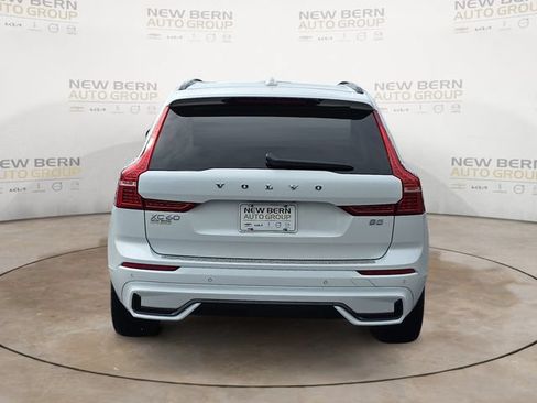 Used 2023 Volvo XC60 B5 Plus w/ Climate Package AWD/4WD image 4