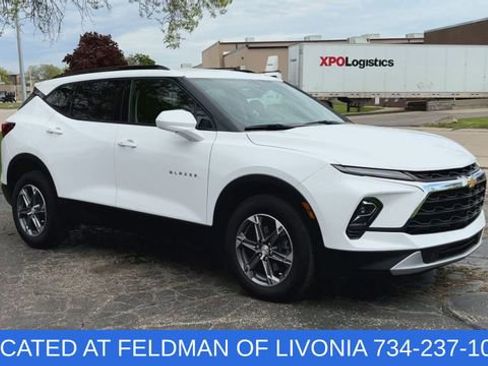 Certified 2024 Chevrolet Blazer LT w/ Convenience Package FWD image 2