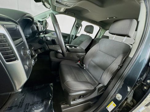 Used 2018 Chevrolet Silverado 1500 LT w/ LT Eassist Package AWD/4WD image 12