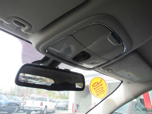 Used 2016 Jeep Cherokee Latitude image 19