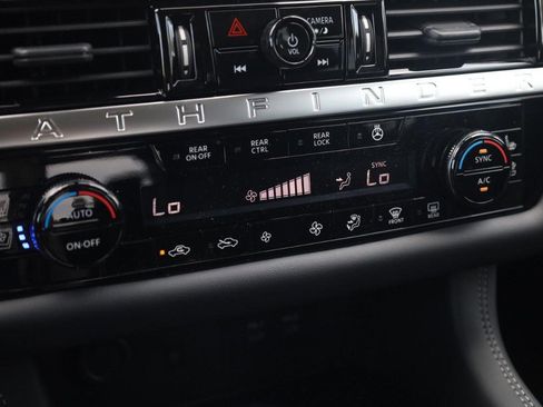 New 2026 Nissan Pathfinder Platinum AWD/4WD image 17