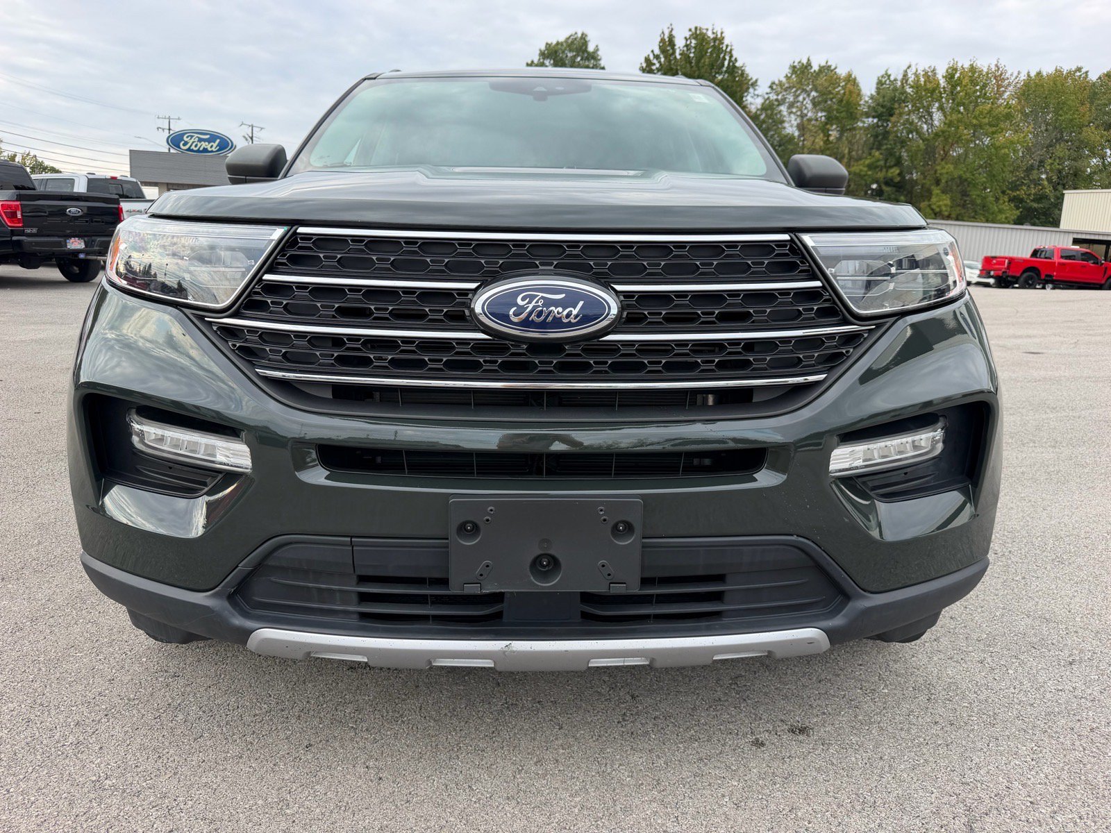 Used 2023 Ford Explorer XLT w/ Equipment Group 202A AWD/4WD image 3
