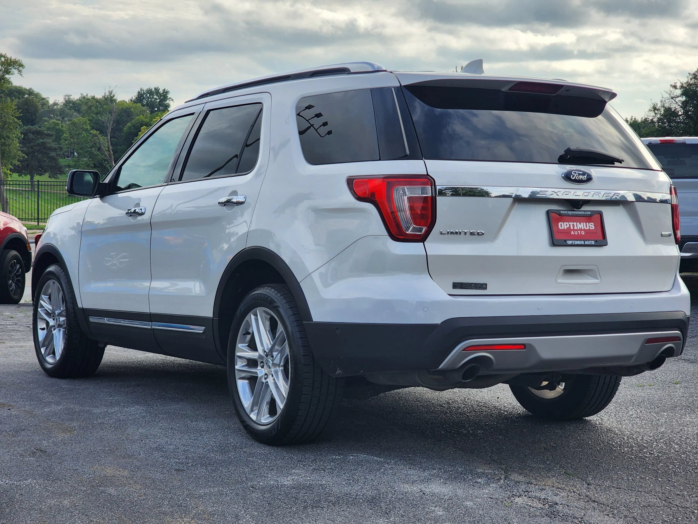 Used 2016 Ford Explorer Limited w/ Equipment Group 301A AWD/4WD image 5
