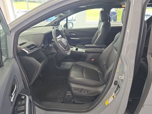 Used 2025 Toyota Sienna XLE Woodland Edition AWD/4WD image 15