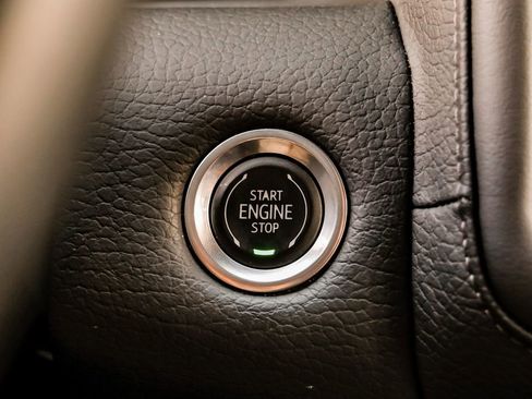 Used 2024 GMC Yukon XL Denali AWD/4WD image 20