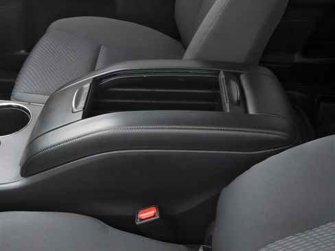 Used 2016 Toyota Highlander LE w/ Protection Package #3 image 15