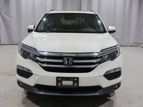 Used 2017 Honda Pilot Touring image 6