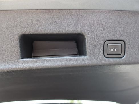 Used 2024 Chevrolet Traverse LT w/ LPO, Floor Liner Package FWD image 36