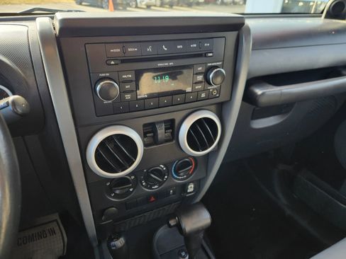 Used 2010 Jeep Wrangler Sahara w/ Dual Top Group image 23