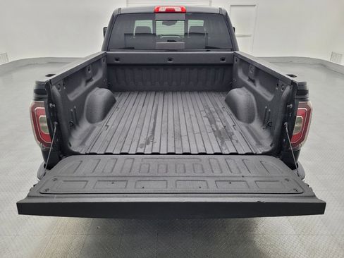 Used 2017 GMC Sierra 1500 SLT w/ SLT Premium Package image 29