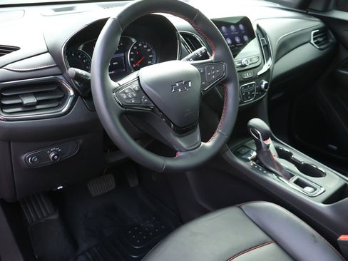 Used 2024 Chevrolet Equinox RS w/ RS Leather Package image 3