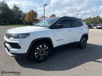 Used 2023 Jeep Compass Limited image 1