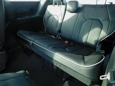 New 2026 Chrysler Pacifica Limited w/ S Appearance Package image 20