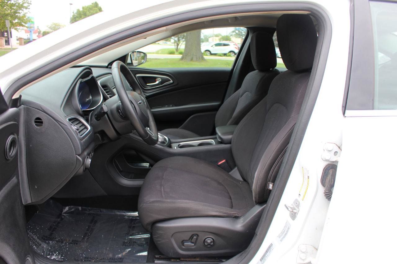 Used 2015 Chrysler 200 Limited w/ Convenience Group FWD image 14