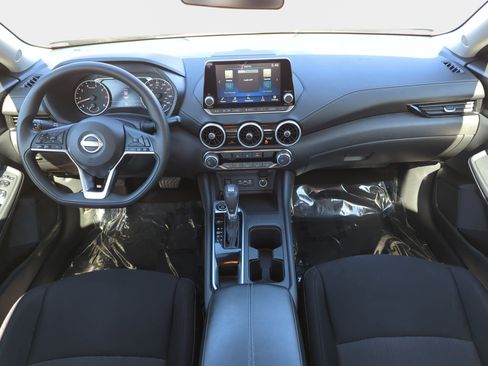Used 2024 Nissan Sentra SV FWD image 9