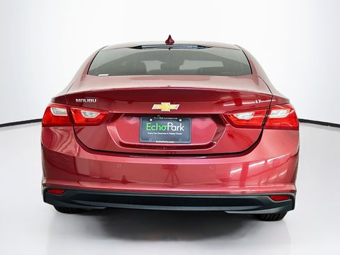 Used 2018 Chevrolet Malibu LT w/ Leather Package FWD image 7