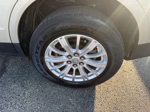 Used 2017 Cadillac XT5 FWD image 58