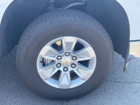 Used 2025 Chevrolet Silverado 1500 LT AWD/4WD image 29