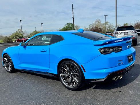 Used 2022 Chevrolet Camaro ZL1 RWD image 5