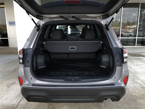 Used 2025 Subaru Forester Premium image 27